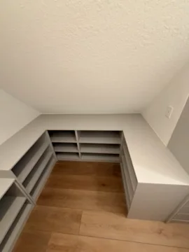 Walk-in Shelving
